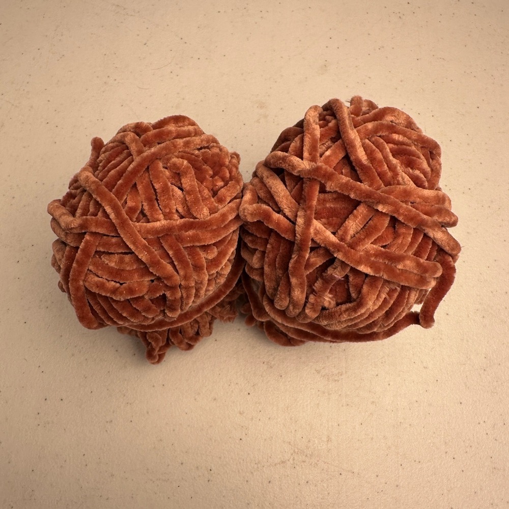 Premier Just Chenille Yarn Cocoa Brown Super Bulky 2 Skeins Matching Lot 65yd Ea - Picture 4 of 4